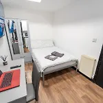 Equipped Studios Next To Uob And Qe And Close To City!