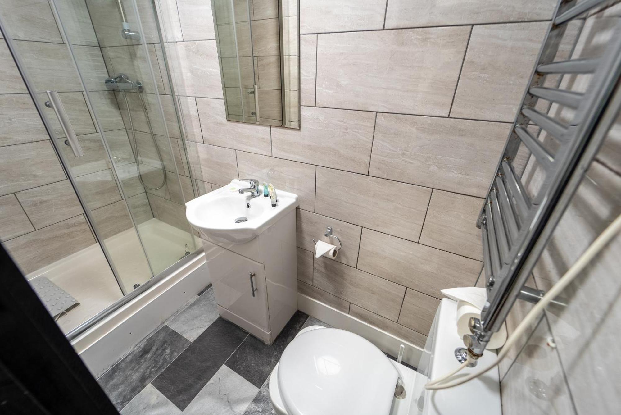 Equipped Next To Uob And Qe And Close To City! * Birmingham