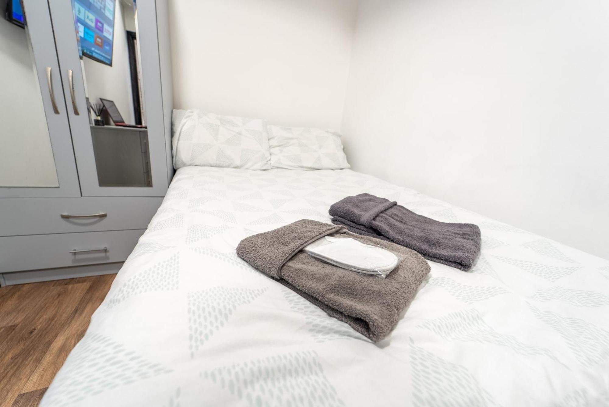 Equipped Next To Uob And Qe And Close To City! Apartment *