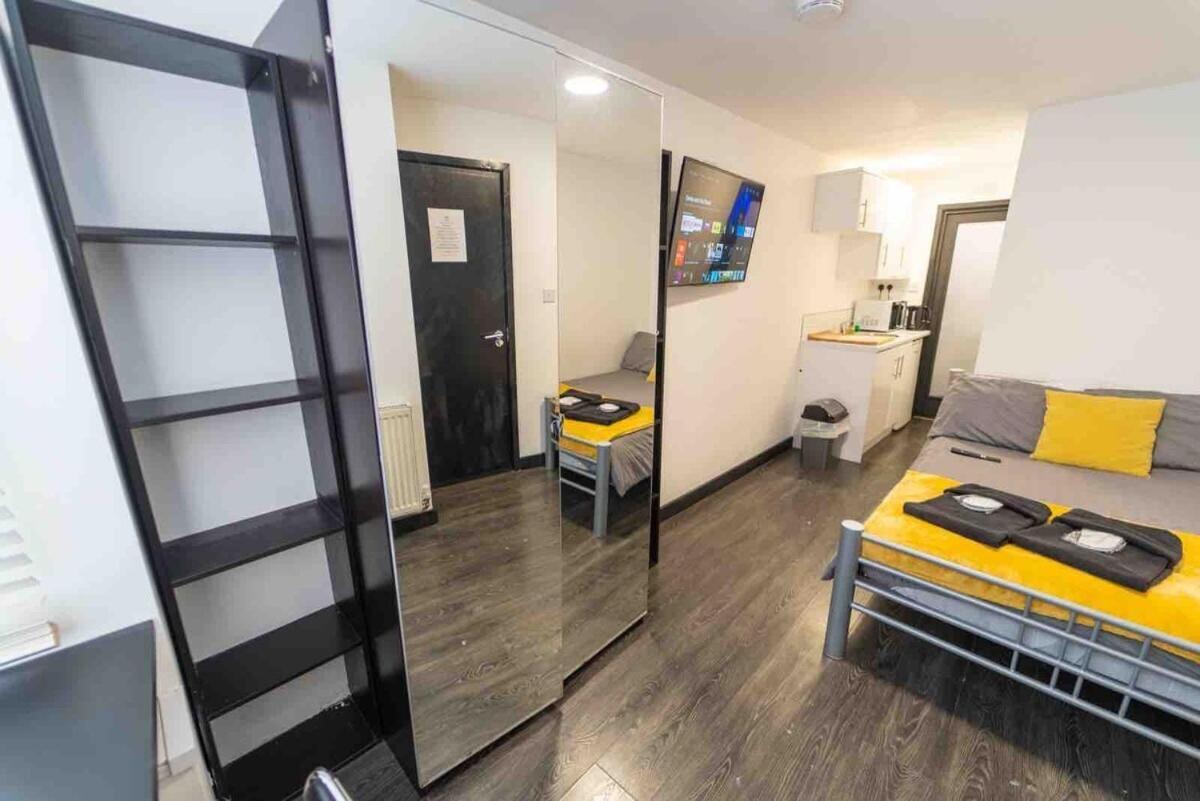 Equipped Next To Uob And Qe And Close To City! Birmingham